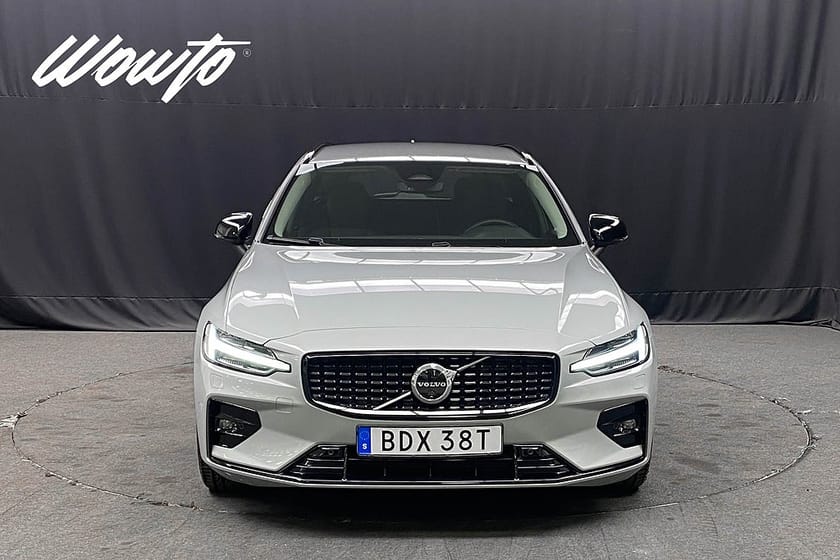 Bild 2 av Volvo V60 B4 197HK Plus Dark /360 /H/K /Drag