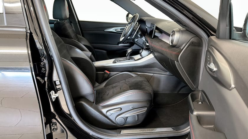 Bild 3 av Alfa Romeo Tonale Plug-in-Hybrid Veloce PHEV 280Hk ,Kamera, Lane-assist, CarPlay