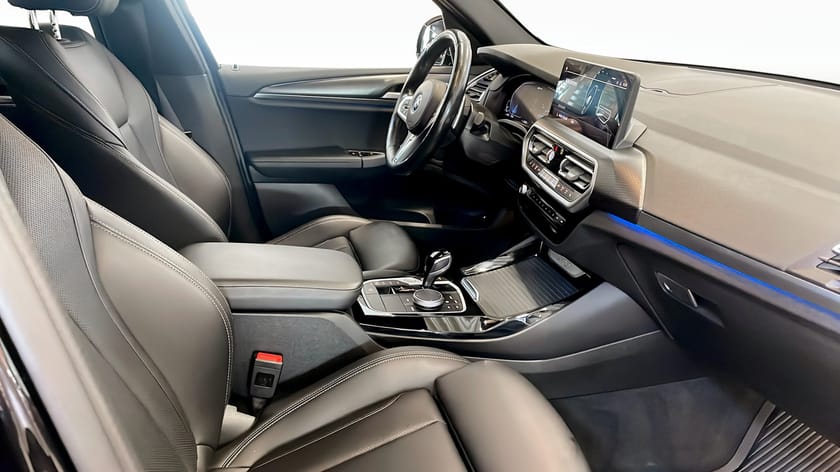 Bild 3 av BMW X3 xDrive30e 30e xDrive 30e M-Sport HiFi-ljud Drag Komfortåtkomst