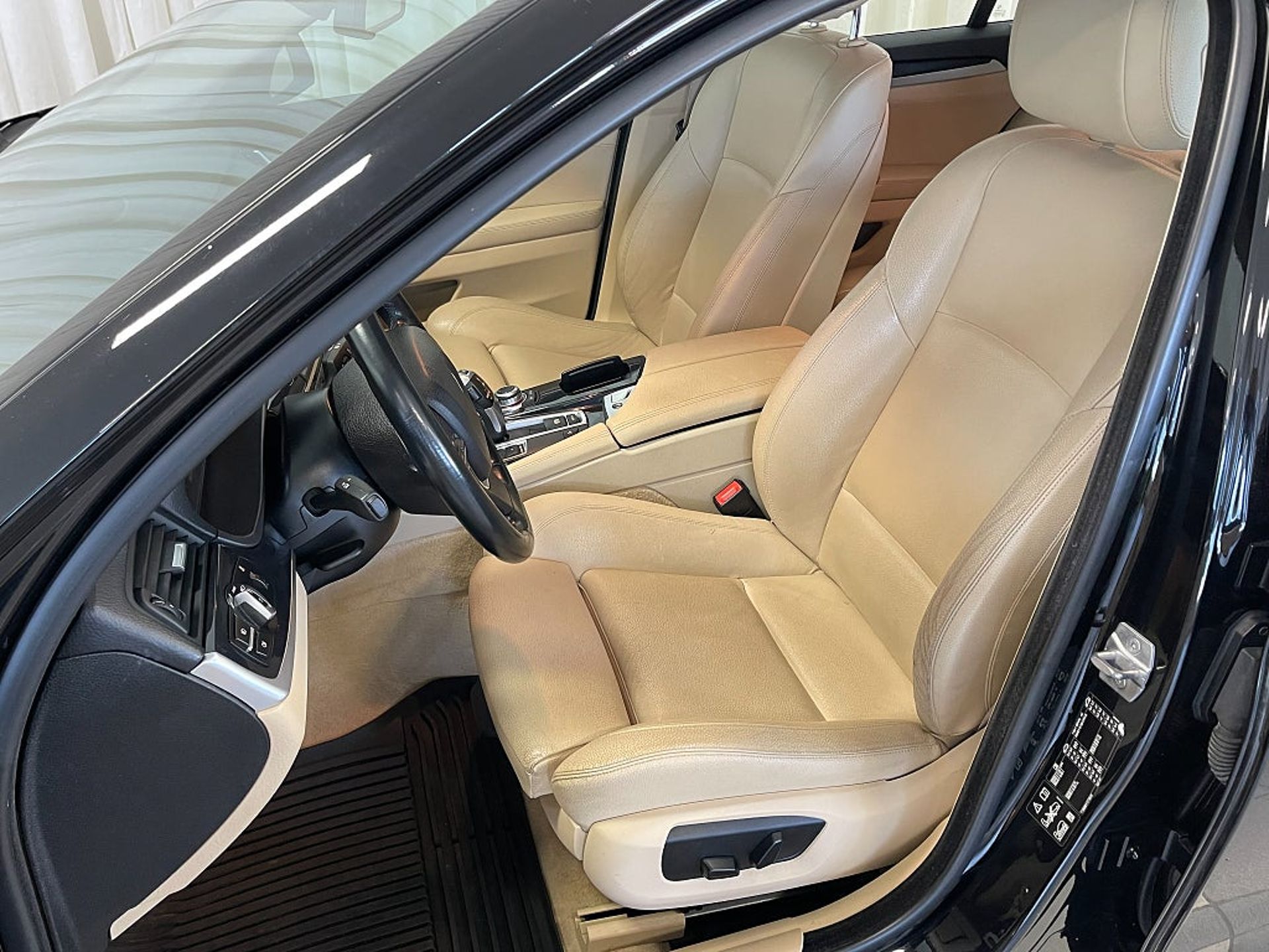 BMW 520 2017, bild 6/10