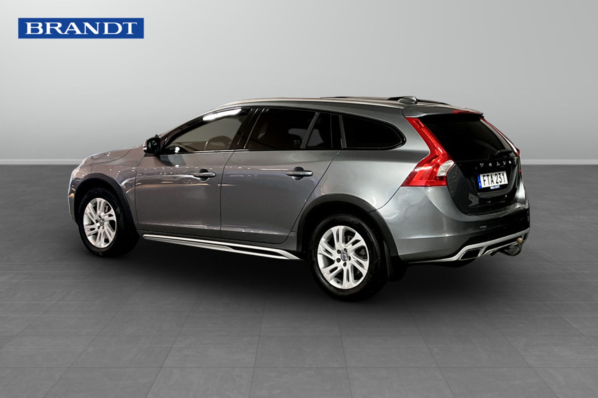 Volvo V60 Cross Country D3 2016, photo 2/9