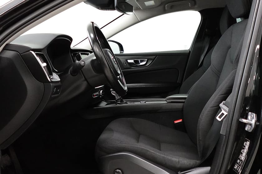 Bild 4 av Volvo V60 D3 AWD Adap-F Kamera Dragkrok P-värmare Navi Ny Kamrem