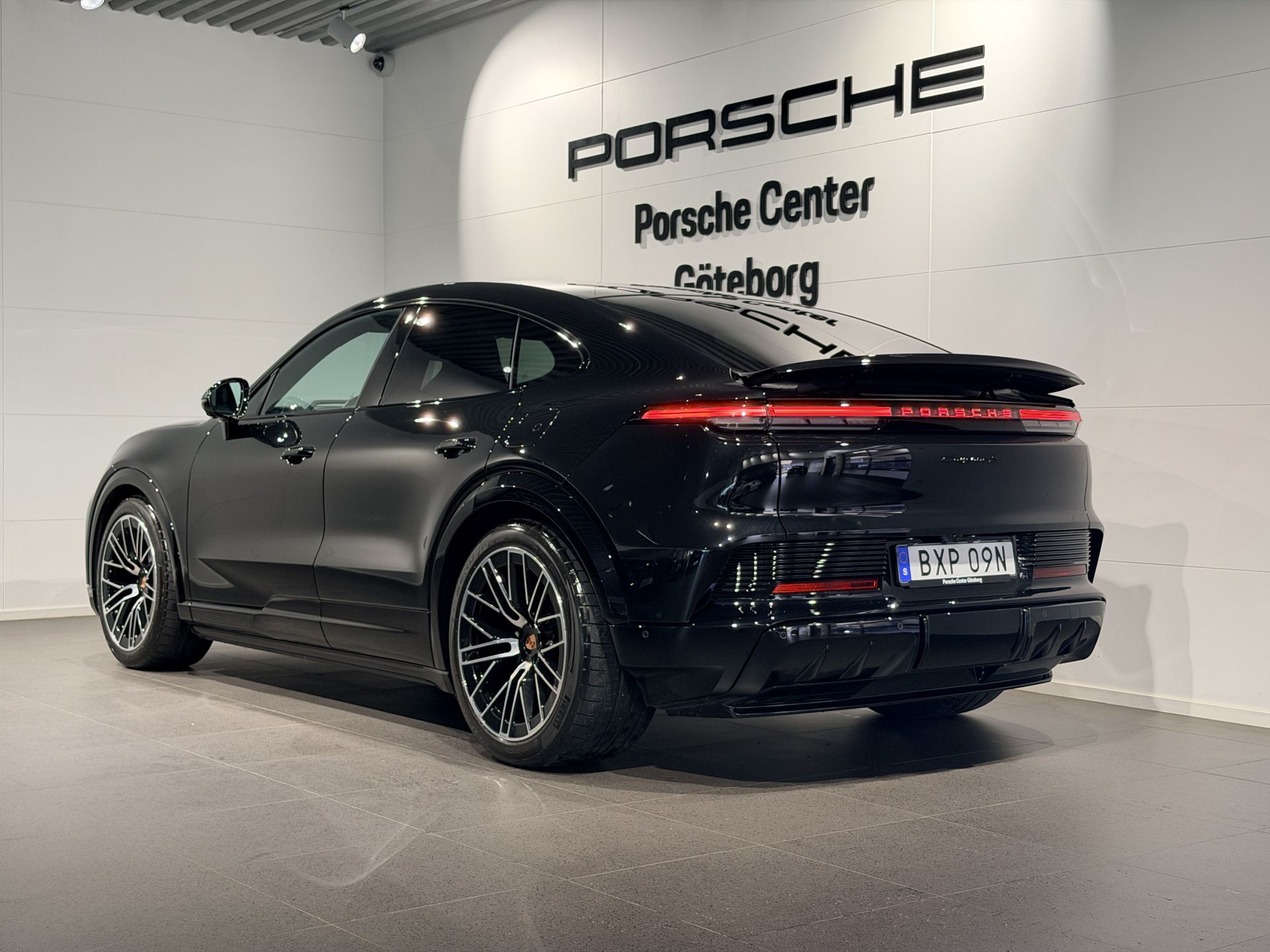 Porsche Cayenne S Coupé Electric 2026, kuva 6/10