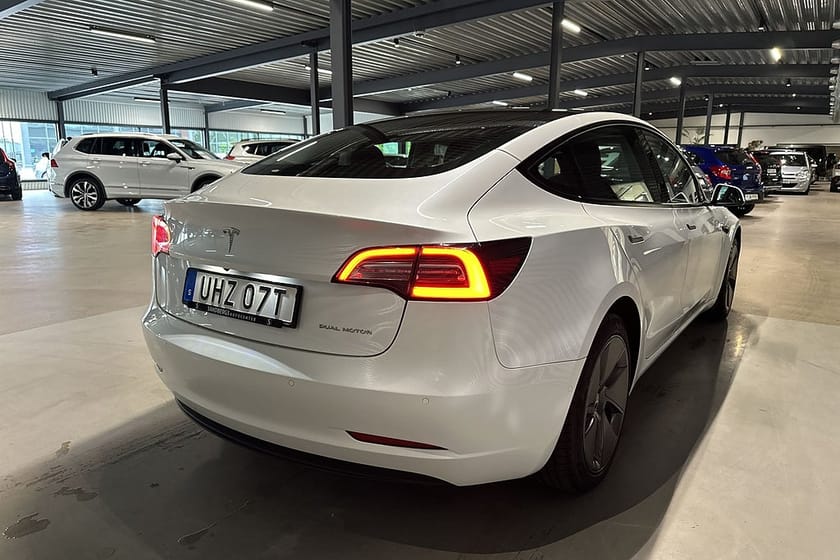 Bild 4 av Tesla Model 3 Long Range AWD Backkamera Värmare Panorama Skinn