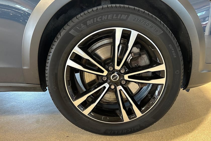 Bild 5 av Volvo V90 Cross Country B4 AWD Adv SE / Skinn / H/K / Navi / Head-Up / B-Kamera