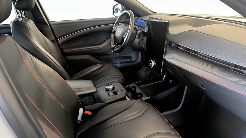 Bild 3 av Ford Mustang Mach-E Standard Range AWD SR RWD -