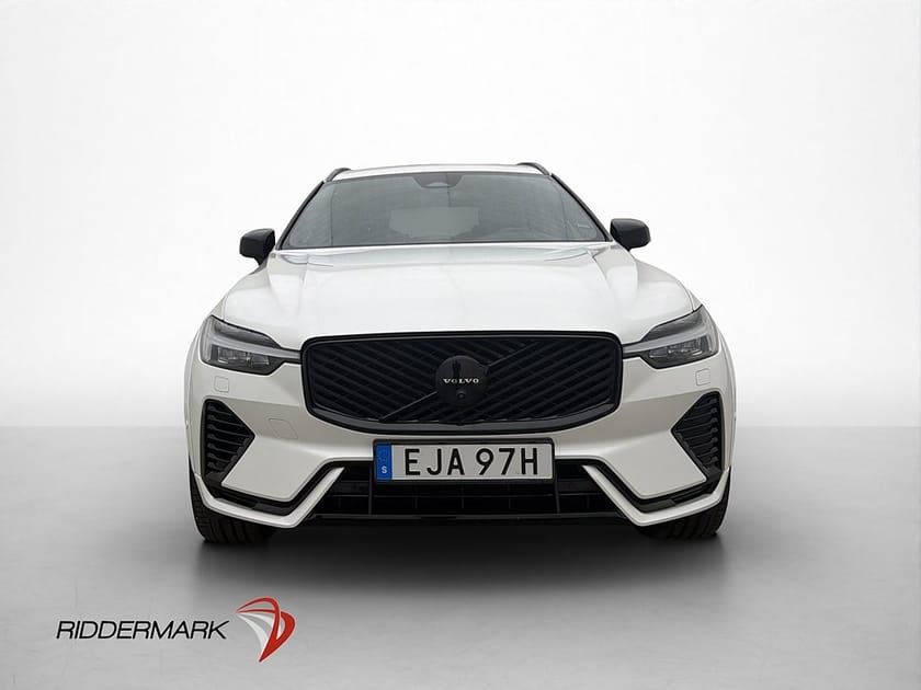 Bild 2 av Volvo XC60 T6 350hk AWD Plus Black Pano B&W Värm Drag HUD