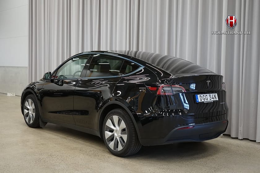 Bild 3 av Tesla Model Y Long Range AWD Drag Värmepump Rattvärme Kamera MOMS