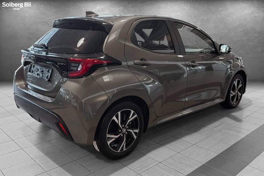 Bilde 4 av Toyota Yaris Hybrid 115 Active Tech/GARANTI/ OPPV.RATT/ R.KAMERA/ CARPLAY
