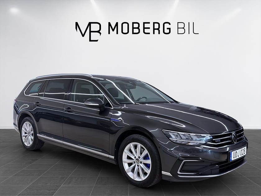 Bild 4 av Volkswagen Passat Sportscombi GTE SC 218hk Keyless B-Kamera Navi