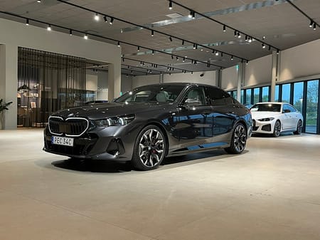 BMW 550e xDrive Sedan
