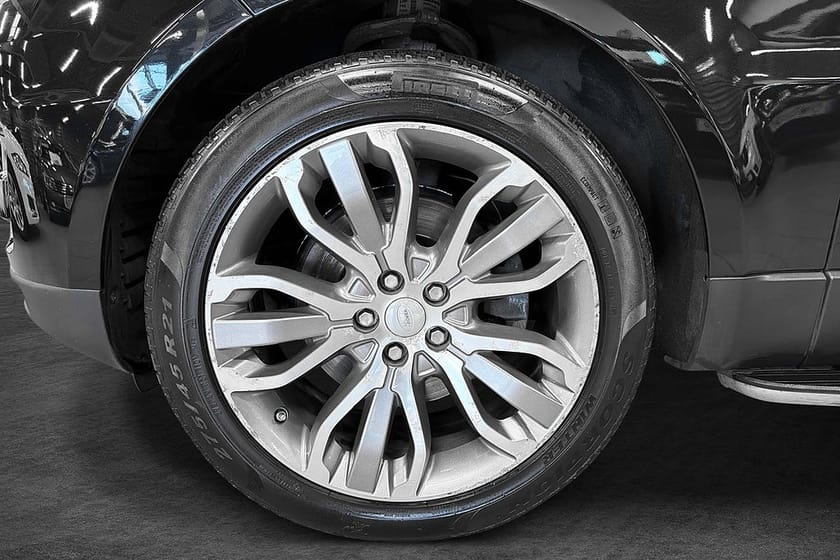 Bild 2 av Land Rover Range Rover Sport 3.0 TDV6 4WD (258hk) D-värm Drag Navi Pano KamerA