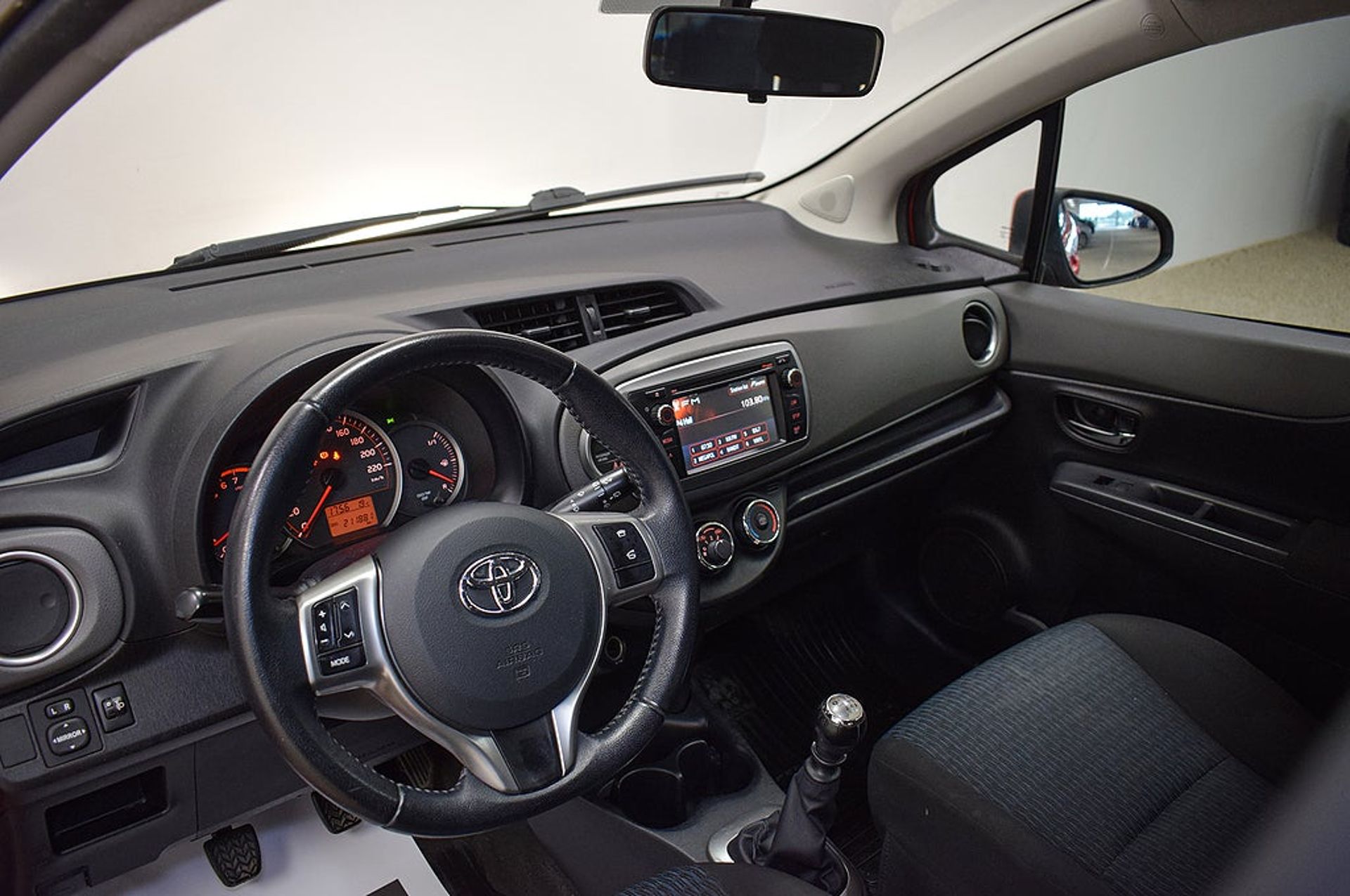 Toyota Yaris 2013, bild 7/10