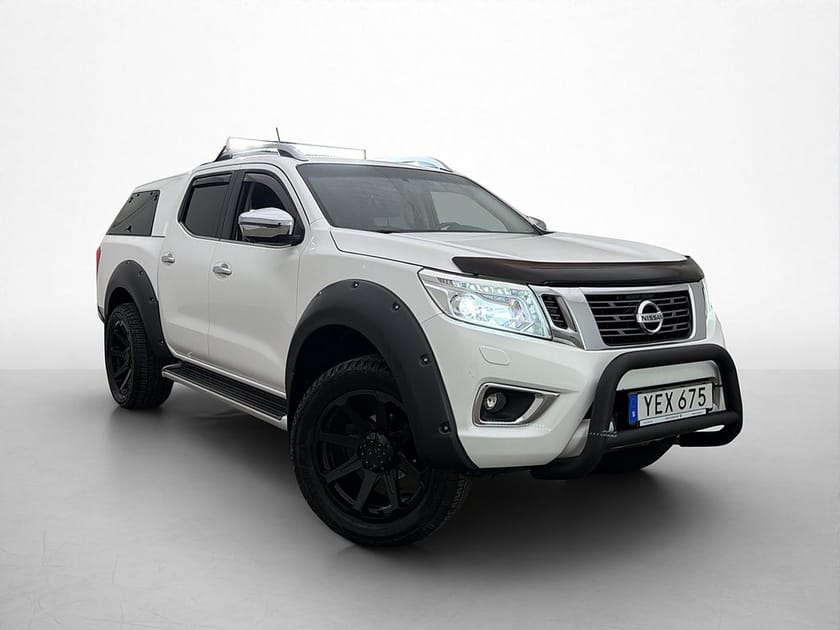 Bild 1 av Nissan Navara Dubbelhytt Tekna 2.3 4WD Drag Skinn 360° Diff Kåpa STUK