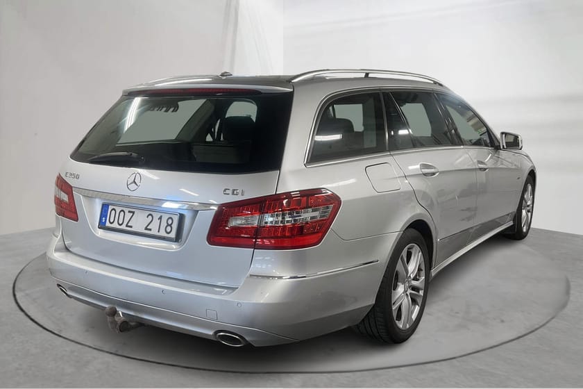 Bild 3 av Mercedes-Benz E 350 T CDI BE BlueEfficiency Kombi (231hk) Avantgarde