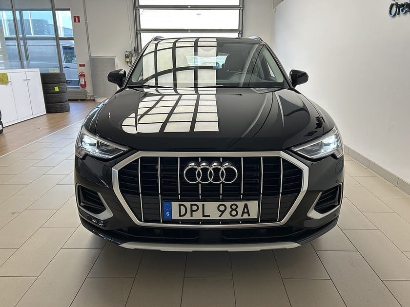 Bild 2 av Audi Q3 35 TFSI ADVANCED 150 HK S TRONIC Evo/Värmare/Drag