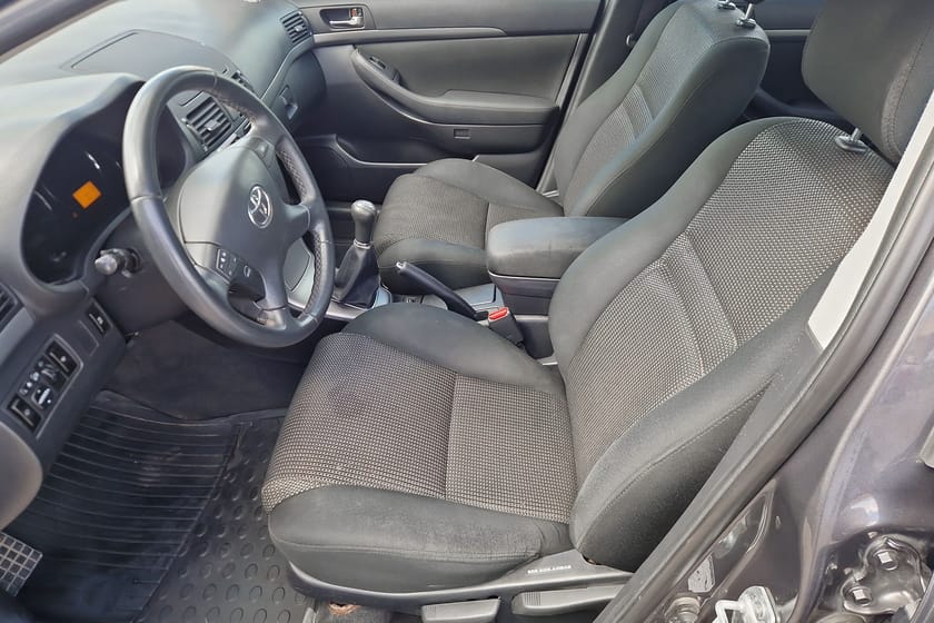 Bild 4 av Toyota Avensis Kombi 2.0 D-4 VVT-i Bensin 147hk