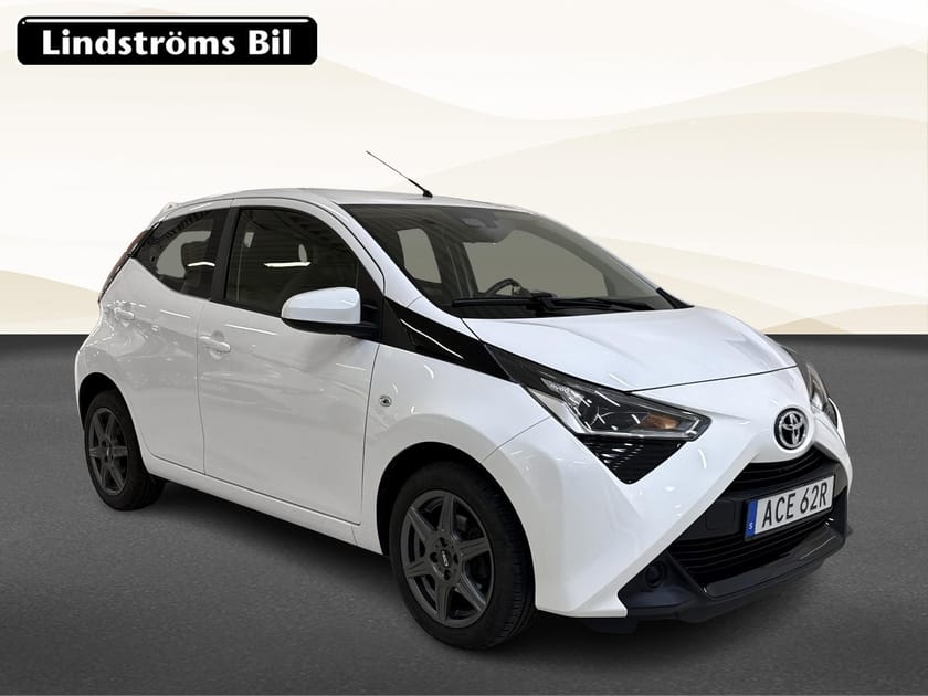 Bild 3 av Toyota Aygo 5-dörrar 1.0 X-Play, Vinterhjul
