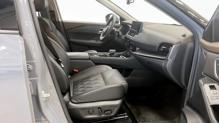 Bild 3 av Nissan X-Trail XTRONIC, Tekna, 7-sits, 360°, Head-Up,  163Hk, 2024