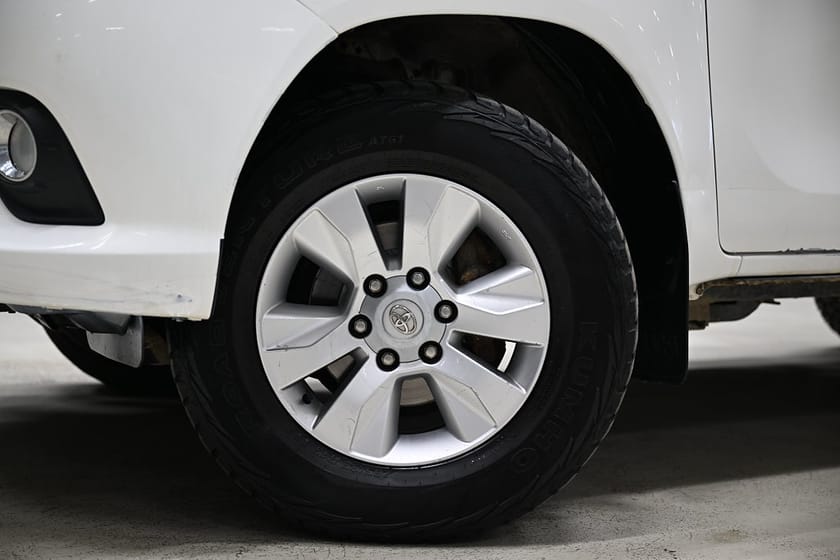 Bild 2 av Toyota Hilux Extra Cab AWD 150HK Kåpa|Servicebil|Inredd|Drag|Värmare|Leasbar