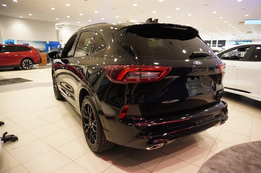Bild 4 av Ford Kuga Plug-In Hybrid ST-Line X 2.5 FWD 243hk Black Edition CVT