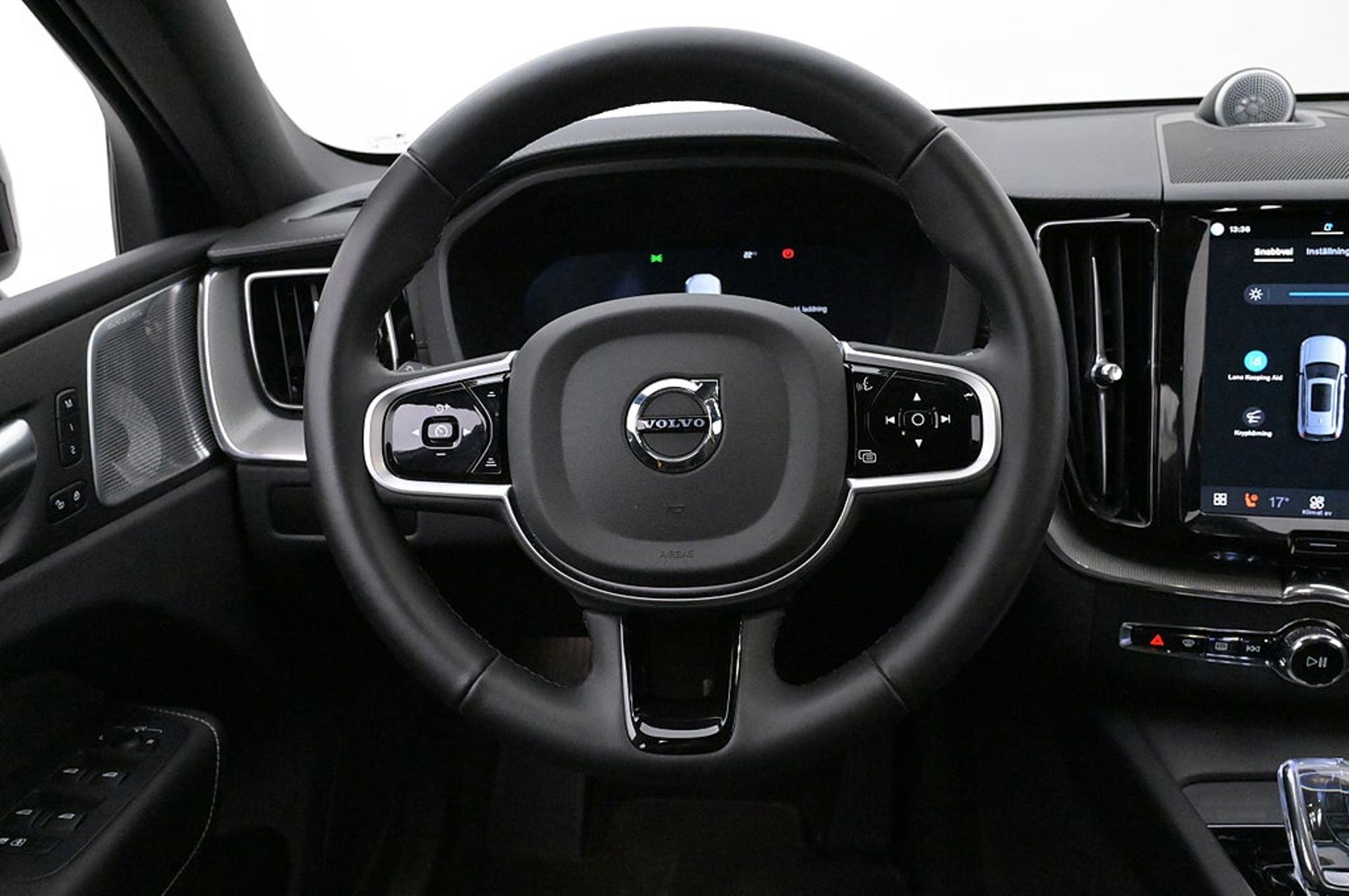 Volvo XC60 2025, photo 7/27