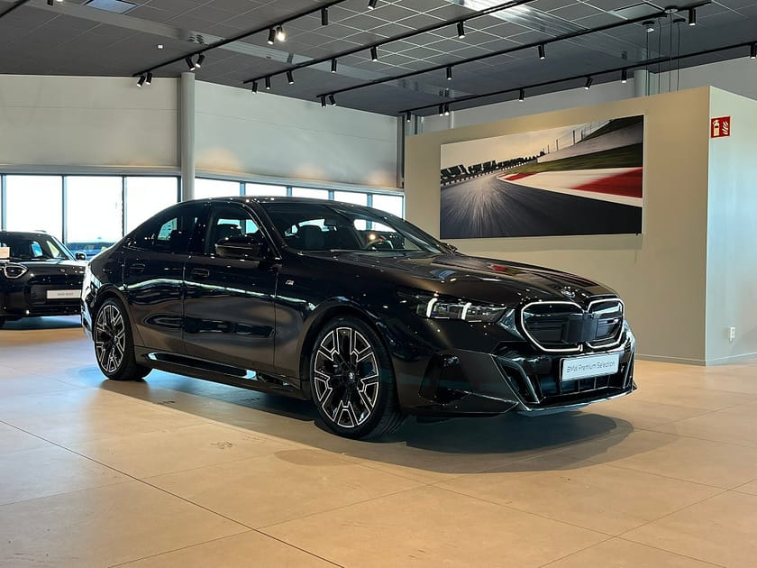 Bild 3 av BMW i5 M60 xDrive Sedan M Sport Pro DA Pro B&W 601hk 4,95%