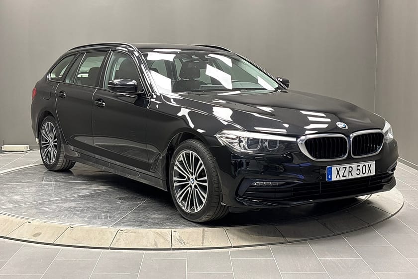Bild 1 av BMW 520d xDrive Touring Touring-Sport line-Dragkrok-Rattvärme