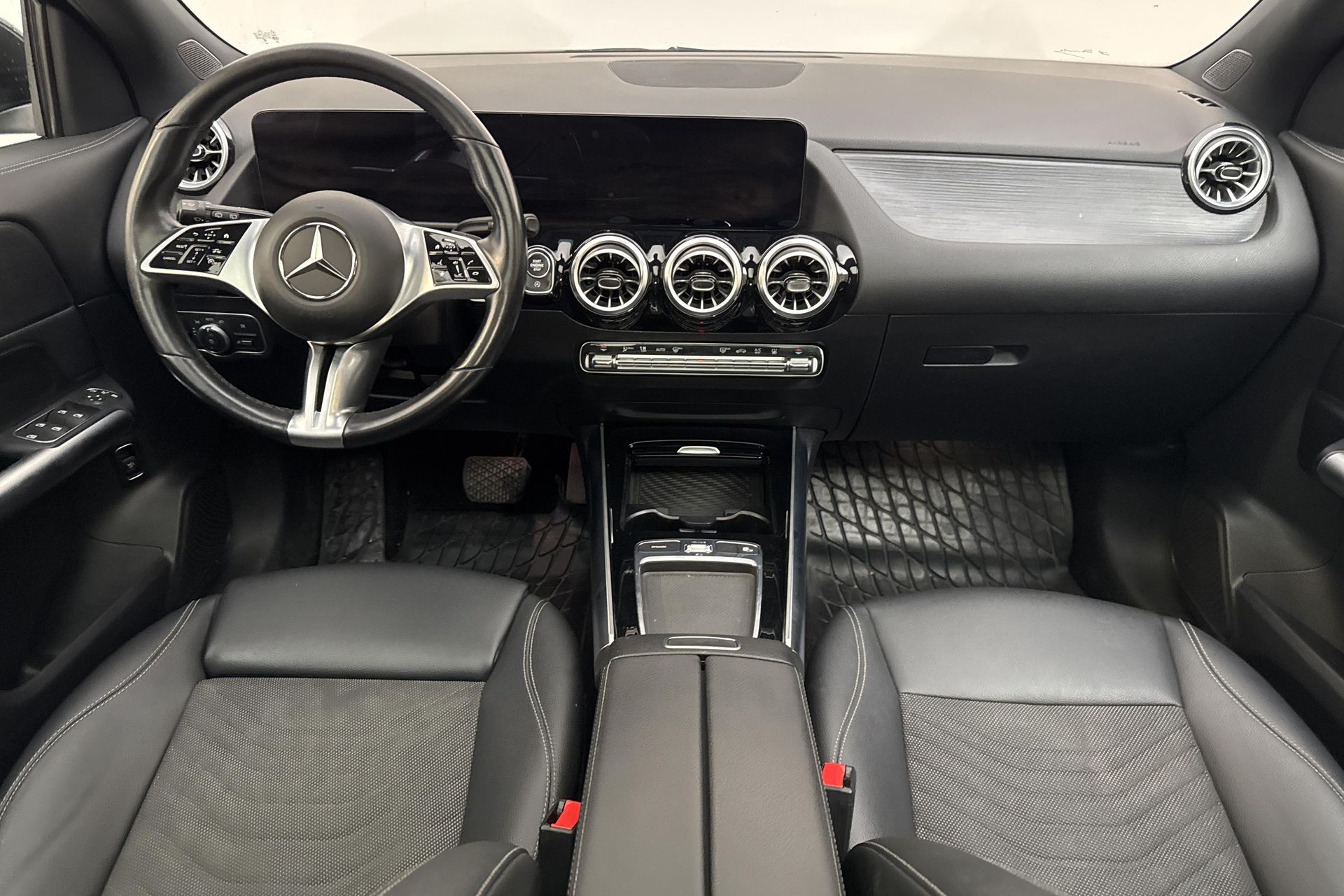 Mercedes-Benz GLA 200 2024, bild 7/10