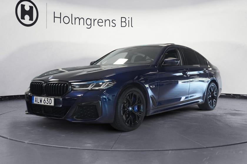 Bild 1 av BMW 545e xDrive Sedan M-Sport Innov Taklucka DAP Laser Komfort