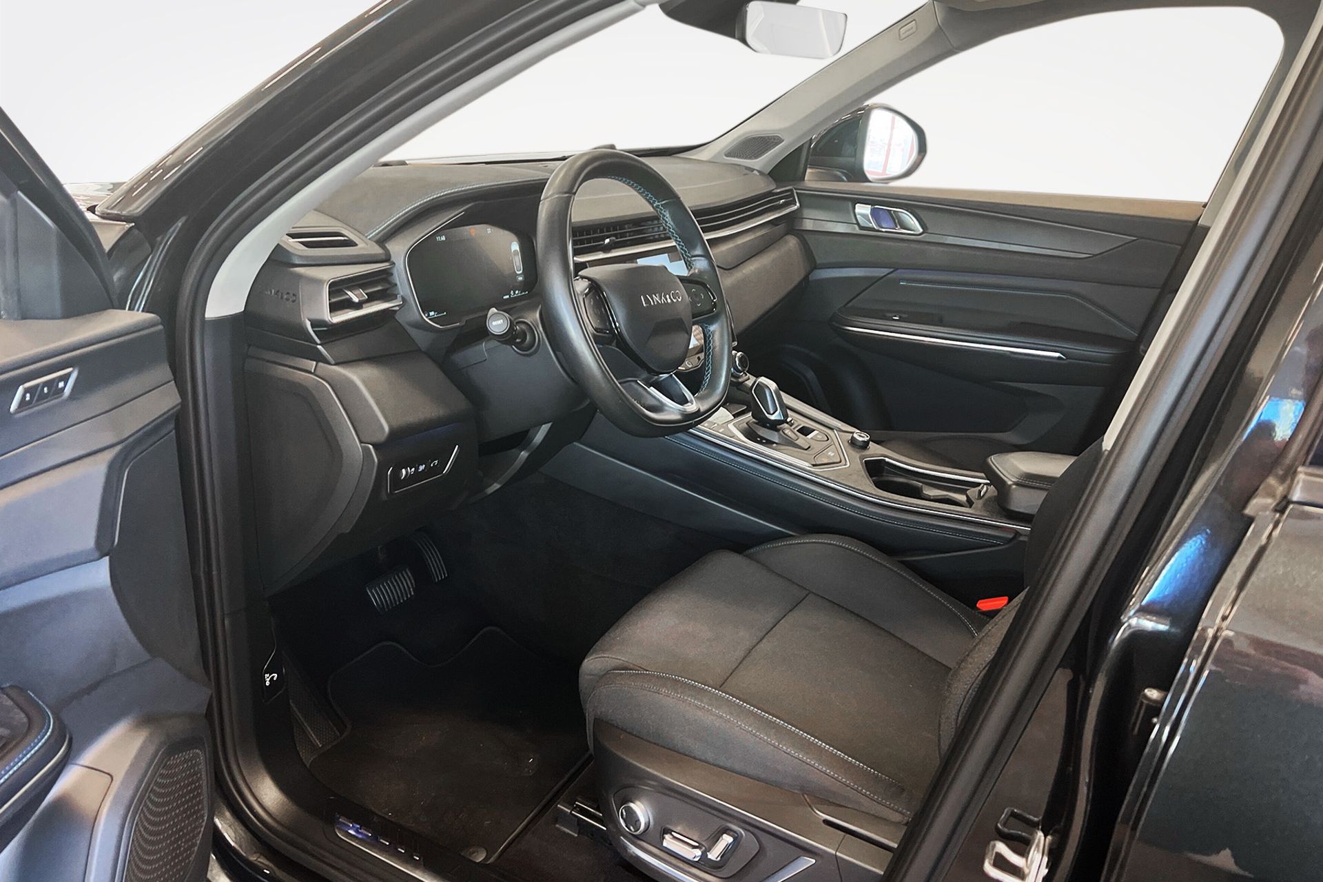 Lynk & Co 01 PHEV 2021, bild 6/10