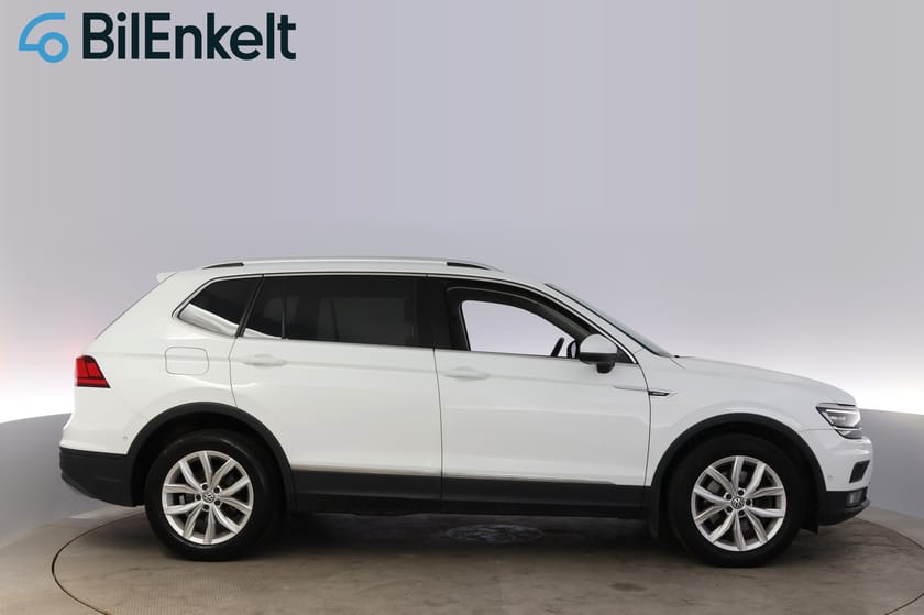 Bild 2 av Volkswagen Tiguan Allspace 7-sätes 180 TSI 4M DSG 7-sits Kamera Drag
