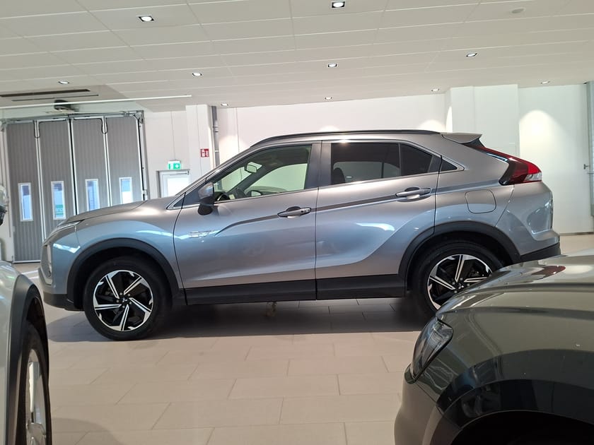 Bild 2 av Mitsubishi Eclipse Cross PHEV 2.4 MIVEC S-AWC, 188hk/Fleet Edition