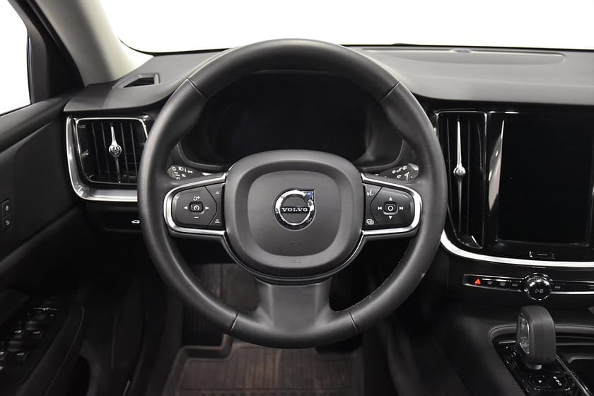 Bild 2 av Volvo V60 Recharge T6 AWD P-värm Adaptivf Rattv Navi Dragkrok