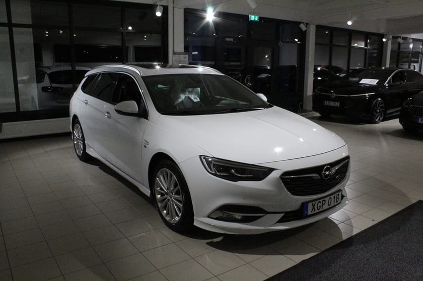 Bild 2 av Opel Insignia Sports Tourer OPC 4x4 2.0 209HK Drag Panorama
