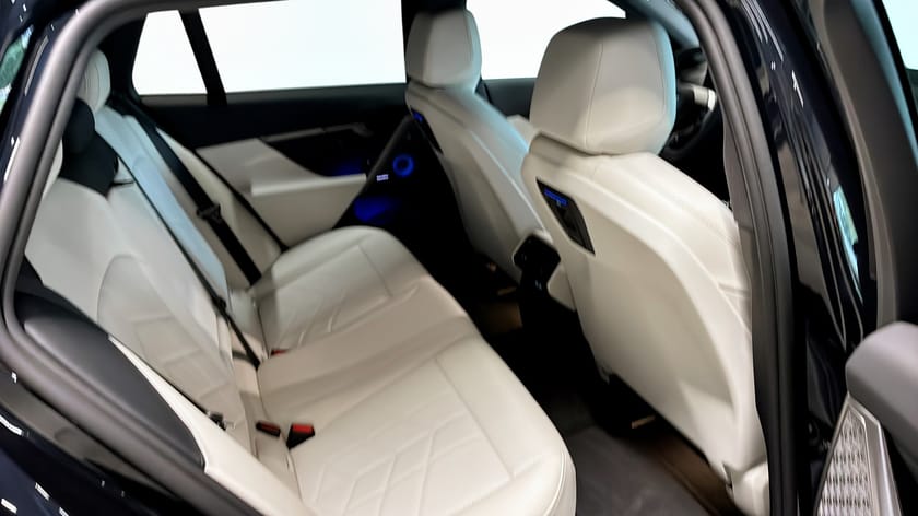 Bild 5 av BMW 530e xDrive Touring M Sport Business Drag Bowers & Wilkins