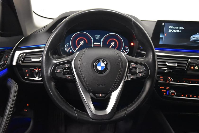 Bild 2 av BMW 530e iPerformance Sedan Sport Line Rattv B-Kam Navigation