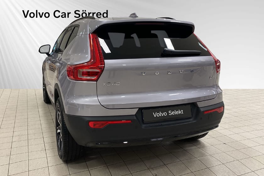 Bild 4 av Volvo XC40 B3 FWD Bensin Plus Dark