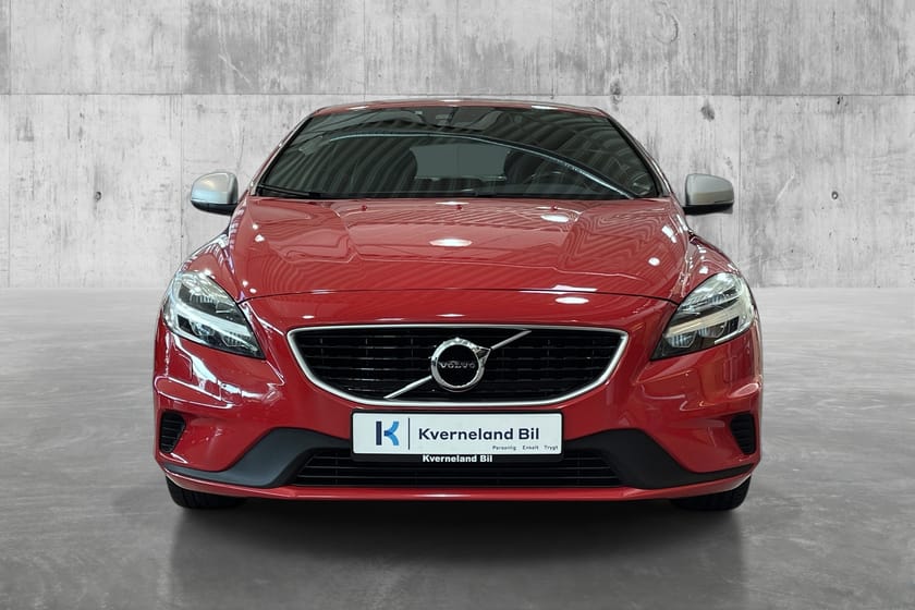 Bilde 2 av Volvo V40 D2 R-Design Cruise/R-kam/Bluetooth/Krok