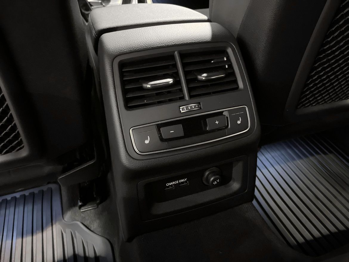 Audi A4 2023 - miniatyr 10