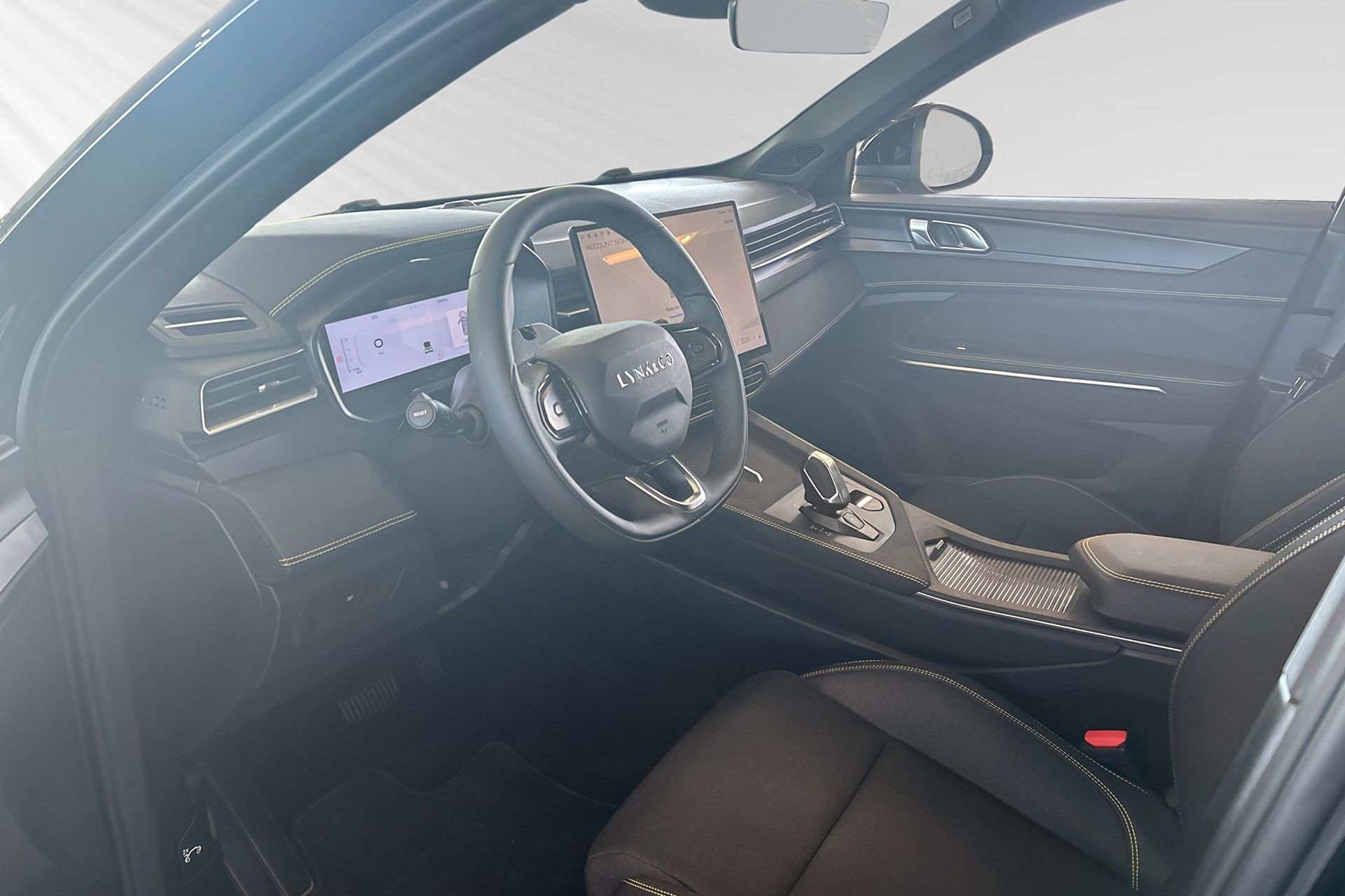Lynk & Co 01 PHEV 2025, photo 5/10