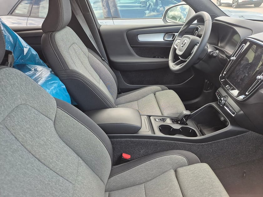 Bild 5 av Volvo XC40 B3 MILDHYBRID Core 163HK 360 kamera