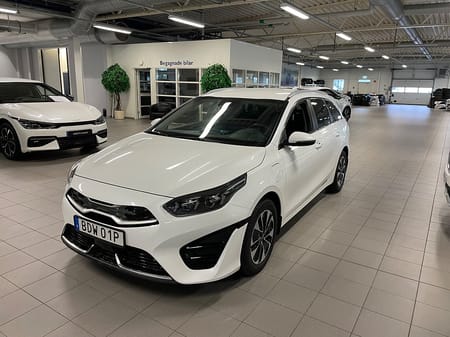 Kia Ceed Sportswagon Plug-in Hybrid DCT Action