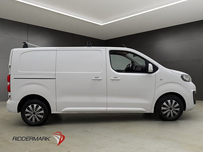 Bild 2 av Peugeot Expert Panel Van L2 2.0HDi  Värm Drag 3-Sits B-Kamera CARPLAY