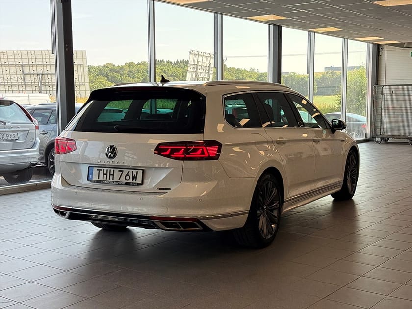 Bild 2 av Volkswagen Passat Sportscombi R-line 2.0 TDI 4M Carplay Värmare Navi