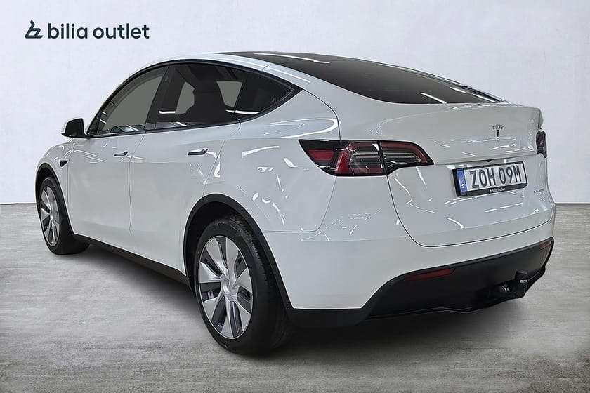Bild 3 av Tesla Model Y Long Range AWD Dragkrok Panorama Skinn Moms