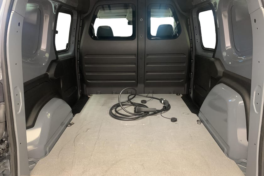 Bild 4 av Nissan Townstar EV 2.2t Tekna  Drag/V-hjul, Navi