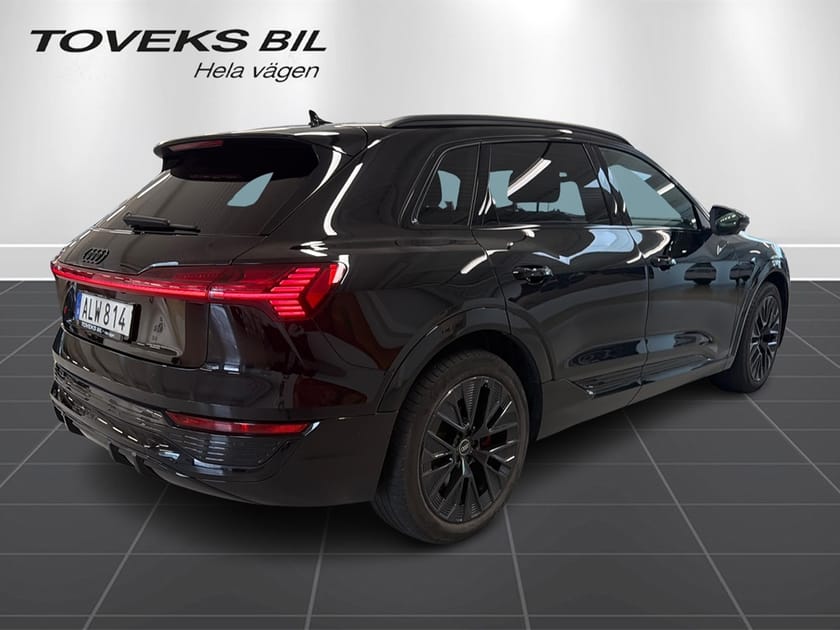 Bild 3 av Audi Q8 55 e-tron quattro 408hk Selection Drag