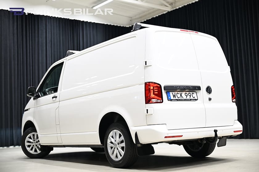 Bild 4 av Volkswagen Transporter 110HK Nedlackad|LED|Drag|Värmare|Backkamera|Lågmil|Moms