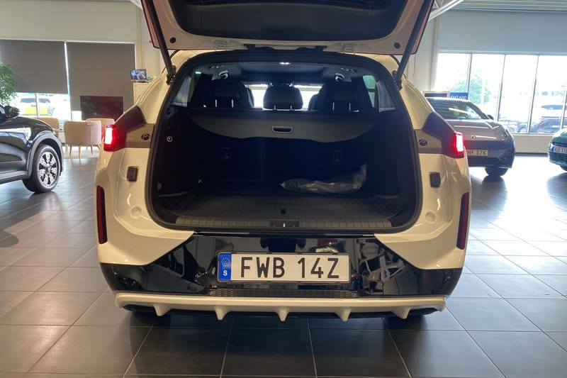Lynk & Co 08 PHEV